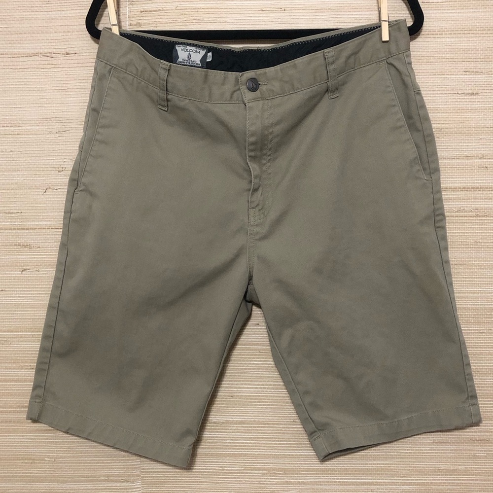 Volcom Khaki 10” Shorts Size 32